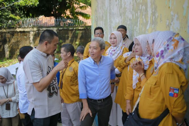 
					Dedie Rachim Meresmikan Langsung MCK SDN Semeru 6 Kota Bogor