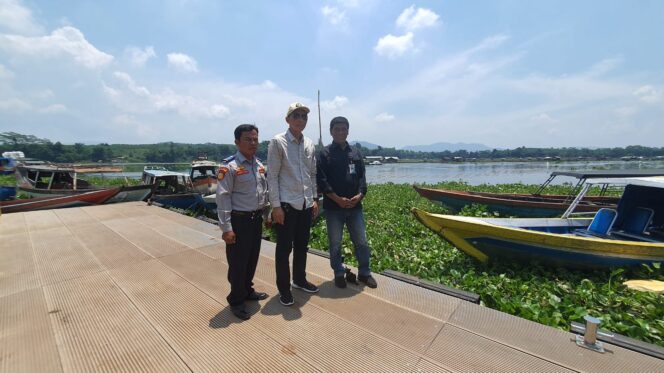 
					Asep Arwin Kotsara Berikan Komentar Soal Dermaga Labuh Waduk Jangari Cianjur