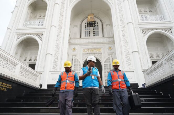 
					2.148 Personil PLN Distribusi Jakarta Siap Siaga Amankan Perayaan Idul Adha